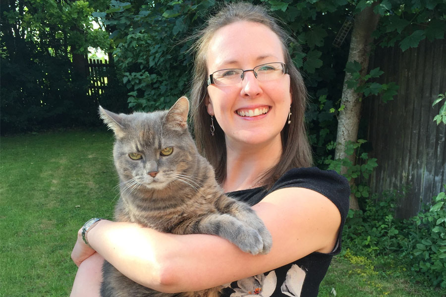 Caring for your cat, with Julie-Anne Thorne - Silversurfers Club+ ...